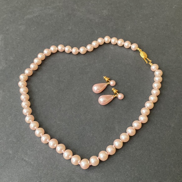Vintage G Silver Faux Pink Pearl Necklace & Earrings Set